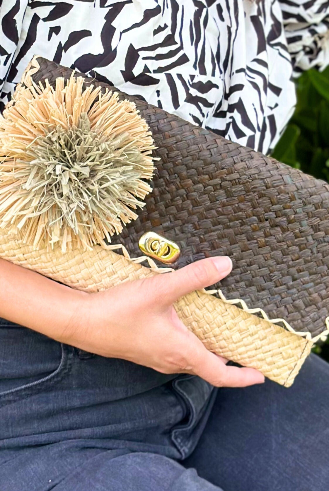 Holden Ombre Straw Envelope Clutch Purse with Flower Pouf - Shebobo